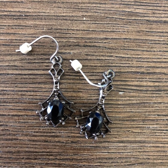 Sliver metal with black stone dangle fishhook earrings - Picture 1 of 1